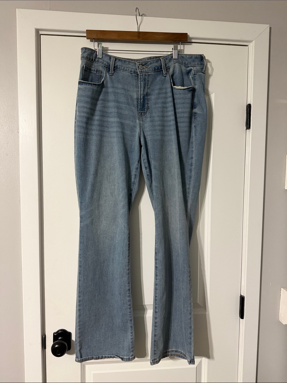 Classic Light Blue Women’s Kicker Boot Cut Jeans Size 16